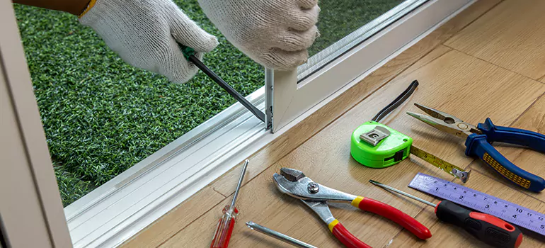 Window Hinge Repair in Pembroke Pines, FL